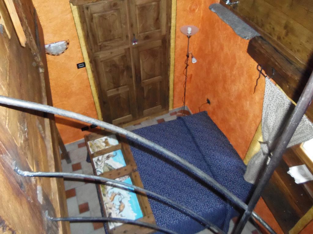 Affittacamere Saint Salod Charvensod Δωμάτιο φωτογραφία